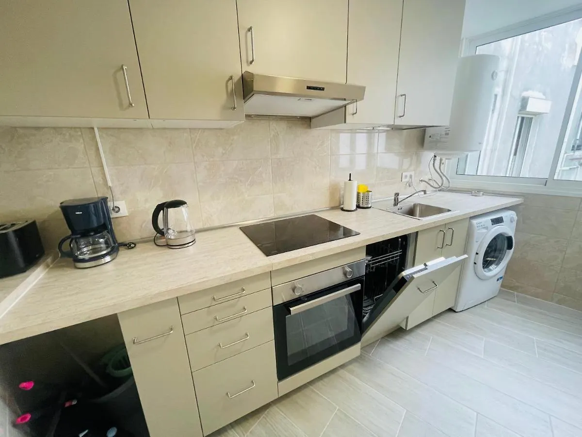 Barca 5 New Beach Apartment Сан-Адриан-де-Бесос 0*,  Испания